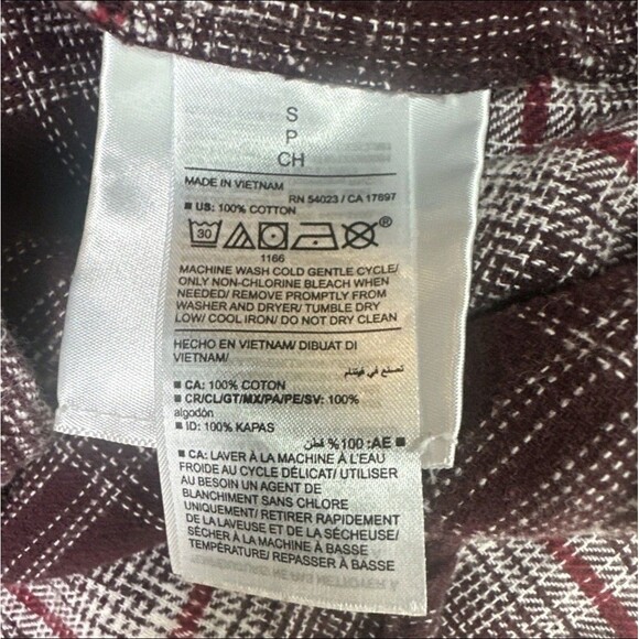 Old Navy The Boyfriend Shirt Women’s Small 100% Cotton Soft Comfy Button Up NWT - Picture 4 of 5